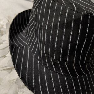 Black pinstripe fedora